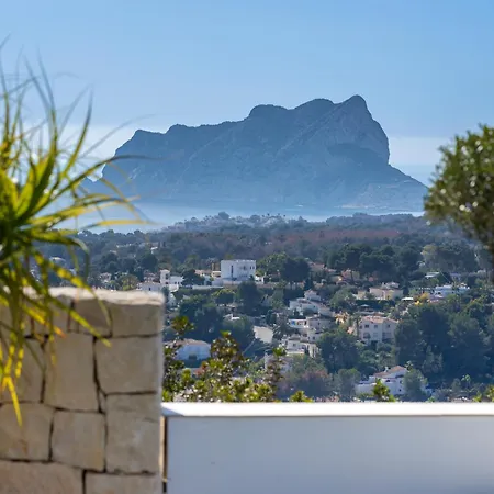 Villa Retreat - Ultimate Comfort With Fire & Bbq *