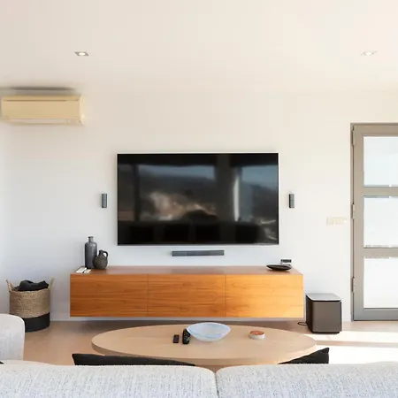Retreat - Ultimate Comfort With Fire & Bbq *