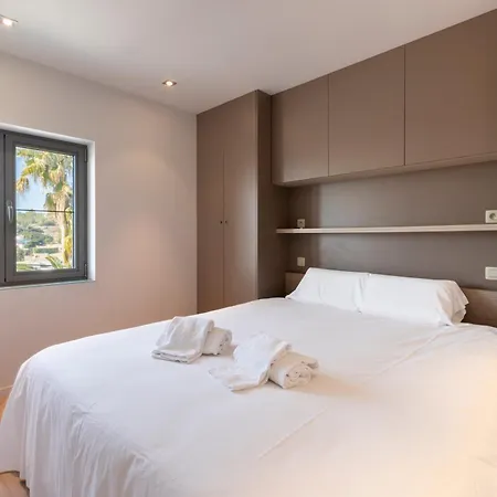 Villa Retreat - Ultimate Comfort With Fire & Bbq